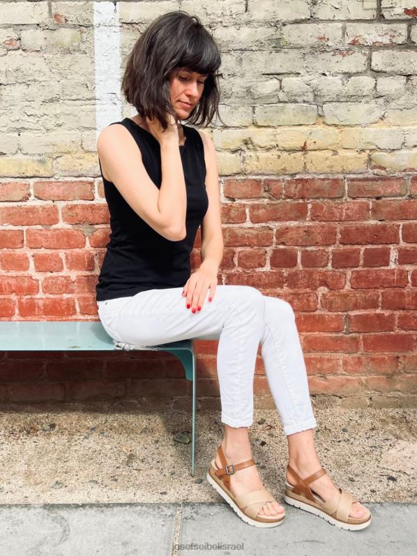 il Josef Seibel נשים נקי 10 סנדלים קרם VJ4P4128